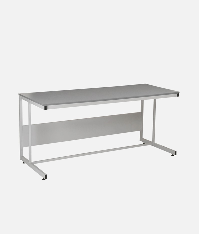 workbench with cantilever